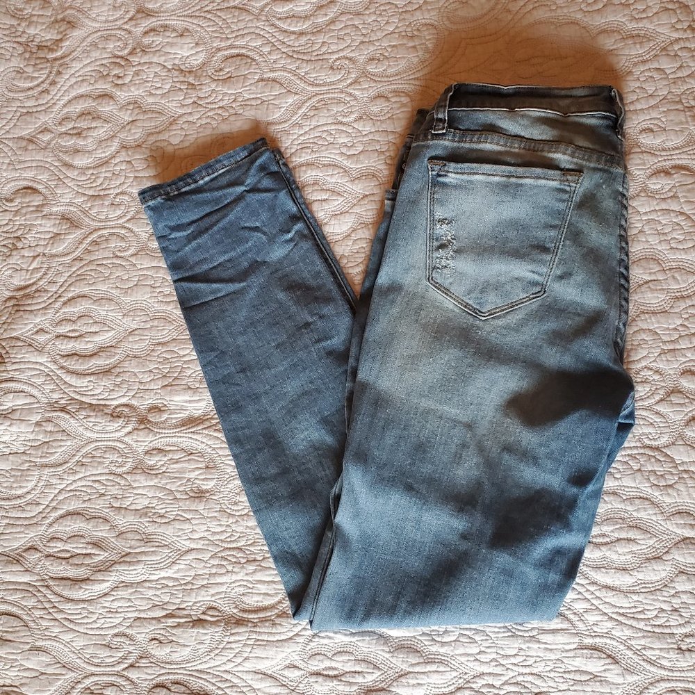 Light Wash Skinny Jeans